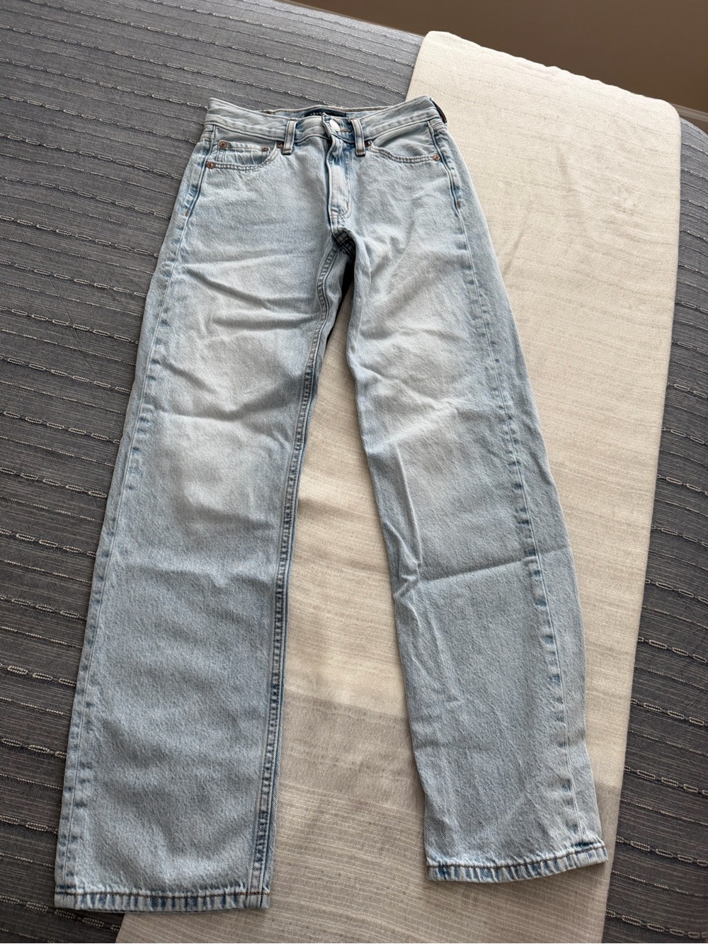 Aeropostale light wash straight high rise baggy leg jeans 000 regular